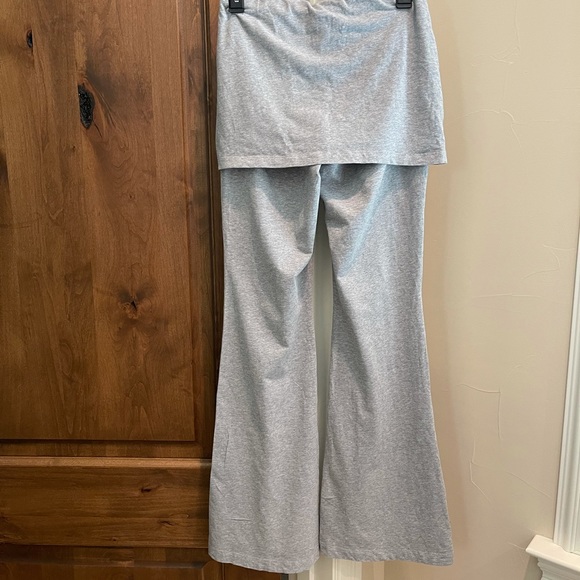 Athleta grey yoga pants flared leg Sz S - Picture 4 of 8